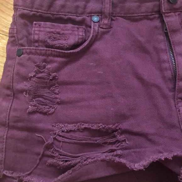 Maroon distressed shorts - Picture 4 of 4